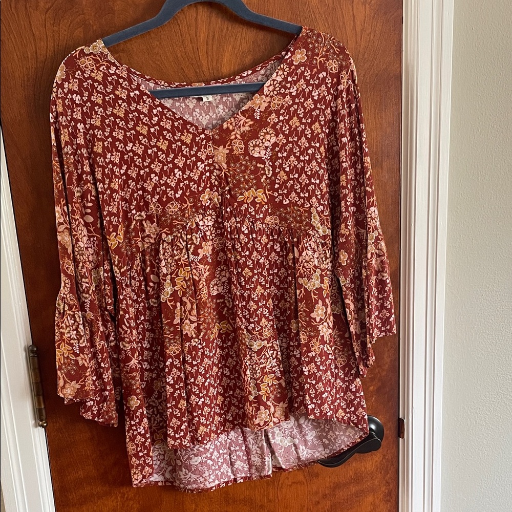 Andree by Unit flowy blouse. Size small